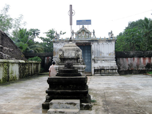Chemponsei Gopuram